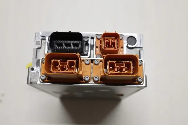 Módulo de carga Porsche Taycan 5QE OEM 915 684 BK image 3