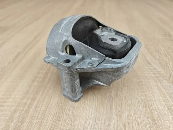 Moottorin tuki OEM 8R0199381B Audi A6 C7 2.0 TDI image 5
