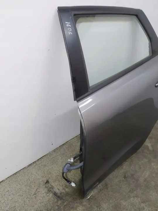 Vänster bakdörr grå Suzuki Baleno II (2015-2022) OEM image 3