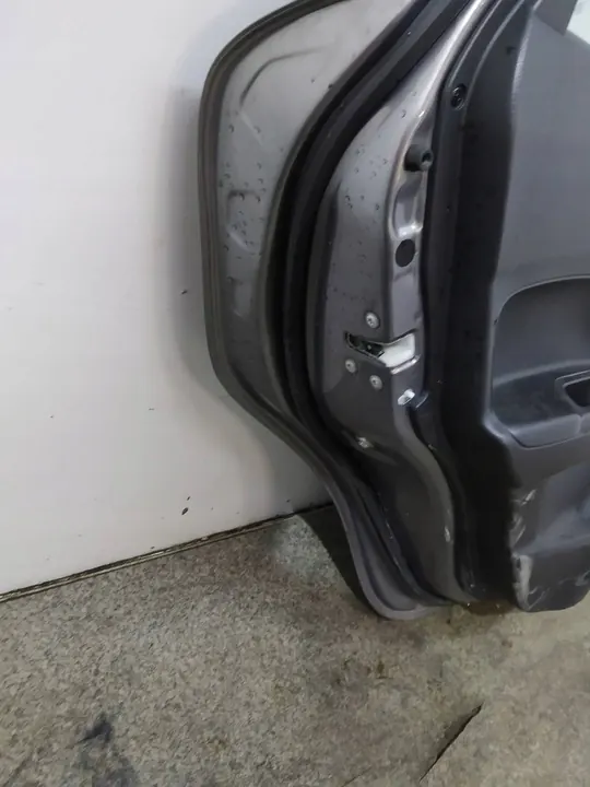 Vänster bakdörr grå Suzuki Baleno II (2015-2022) OEM image 9