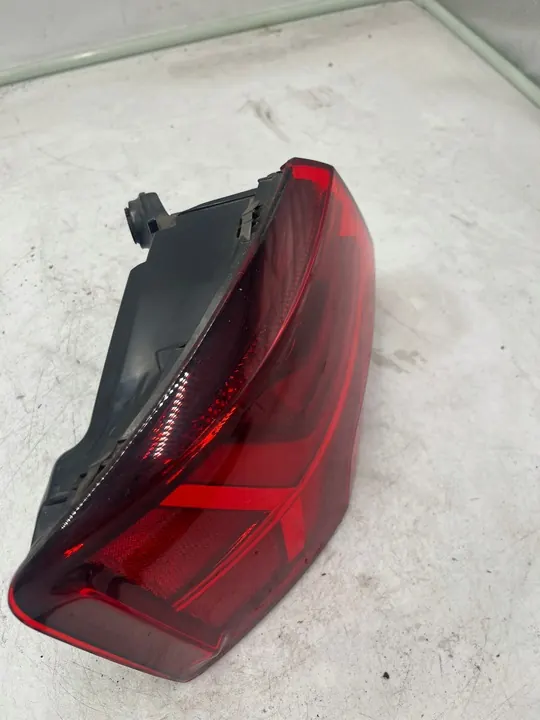 Lámpara trasera izquierda Audi A6 C7 Sedan Lift image 2
