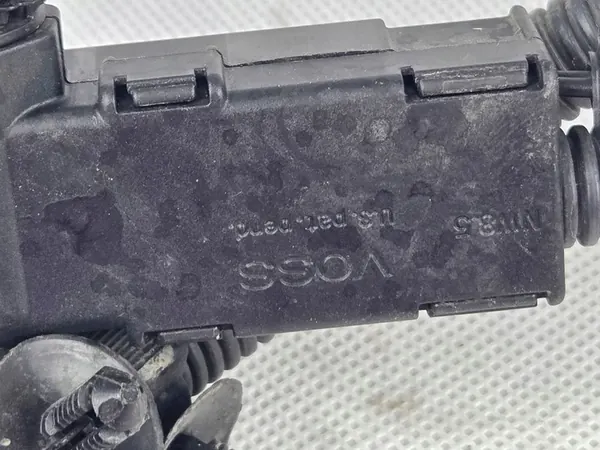 Volkswagen PASSAT B8 2.0 TDI Tubo AdBlue 3Q0131983M image 3