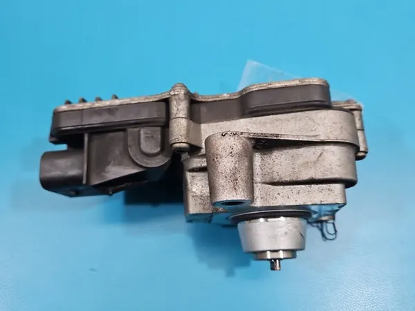 BMW F30 Växellådsaktuator OEM 7542211 2.0D image 3