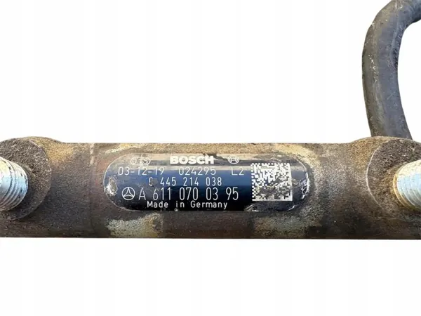 Mercedes W203 2.2 CDI Kraftstoffschiene OEM A6110700395 image 3