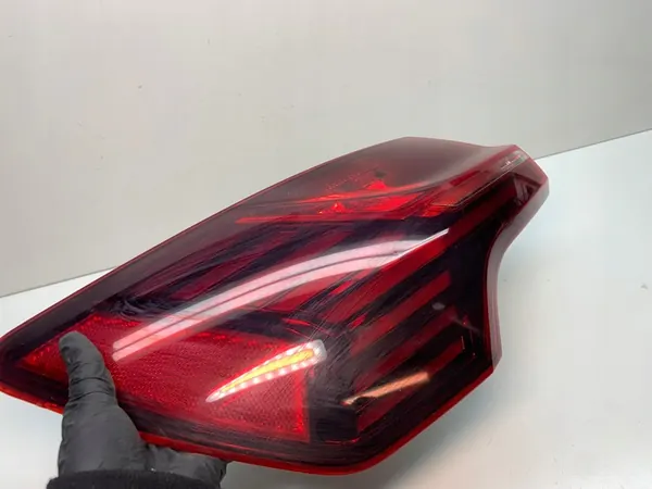 AUDI Q8 E-TRON Lámpara LED trasera izquierda 4KE945091D image 2