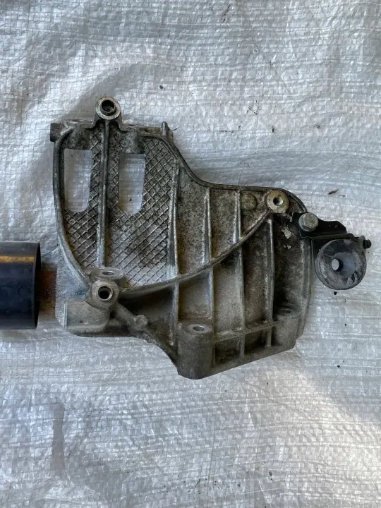 Support de compresseur BMW OE 7585167 image 2