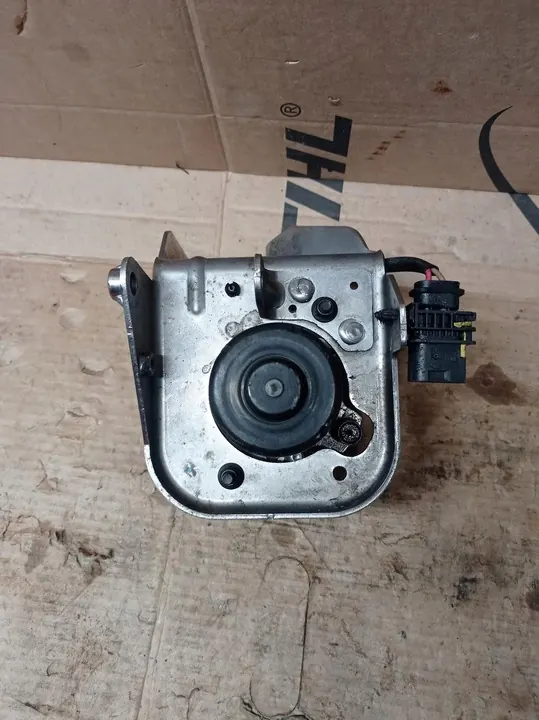 Vakuumpump Mercedes GLE GLC A0004306132 image 3