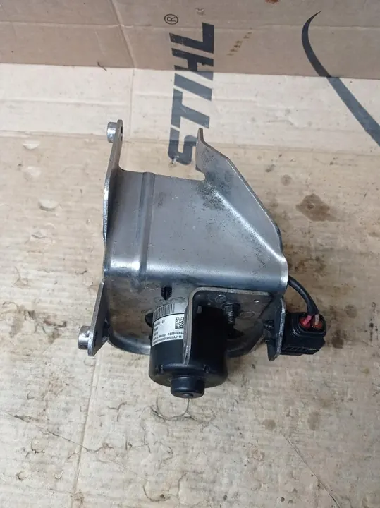 Vakuumpump Mercedes GLE GLC A0004306132 image 4