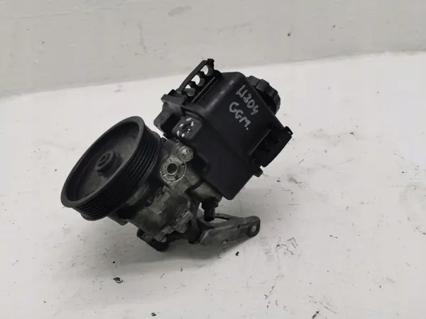 Mercedes W212 2.2 CDI Högtryckspump OEM 64662601 image 2