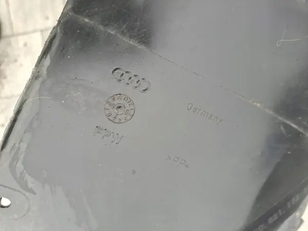 OEM 8D0821172F Audi Aile de Roue Pièce d'Origine image 3