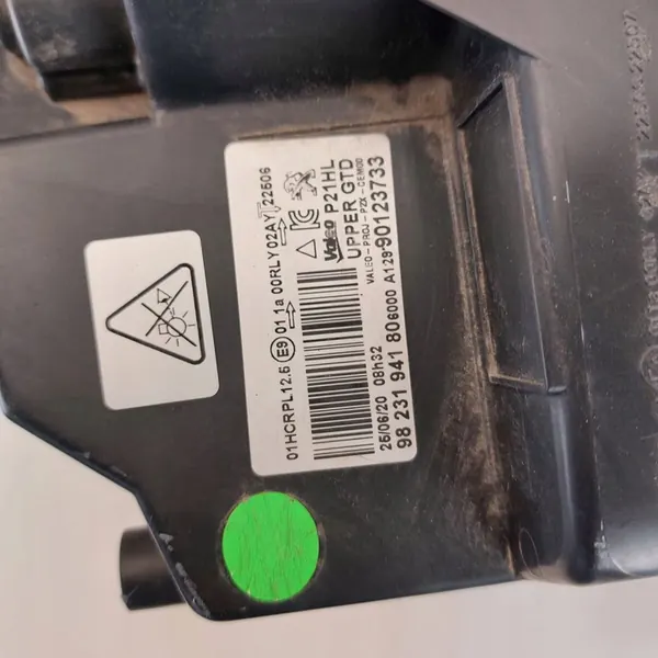 Peugeot 208 Reflector Links 9823194180 image 3