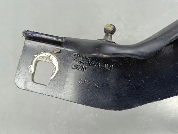 Hastes do capô Ford F150 2019 image 3