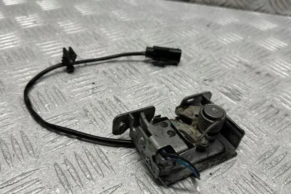 BMW X5 Motorhuv Lås 51232753419 image 2