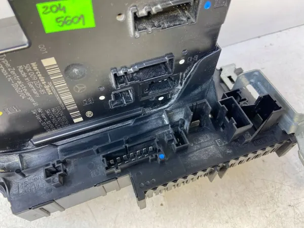 Mercedes W204 SAM Module Achter Zekeringkast OEM A2049005601 image 6