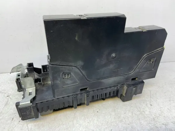 Mercedes W204 SAM Module Achter Zekeringkast OEM A2049005601 image 7