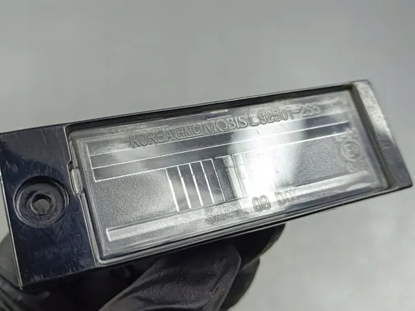 Kia OE FOB43028 Feu de Plaque d'Immatriculation image 5