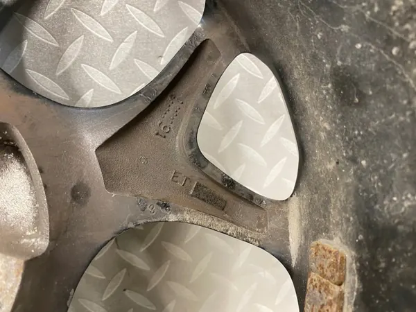 Vante OEM FR541 16" 5x115 Käytetty image 9