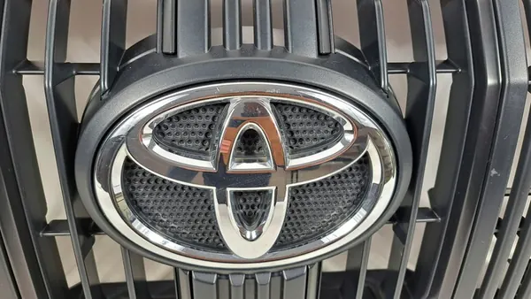 TOYOTA LAND CRUISER J150 Grill 53101-60E70 image 5