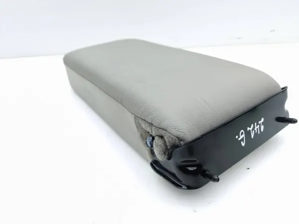 Accoudoir arrière Mazda CX-7 2007 OEM AMD213036 image 4