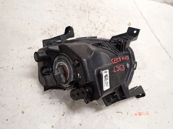 Farol Halógeno Esquerdo KIA CEED III 2017- 92201-J7000 image 3