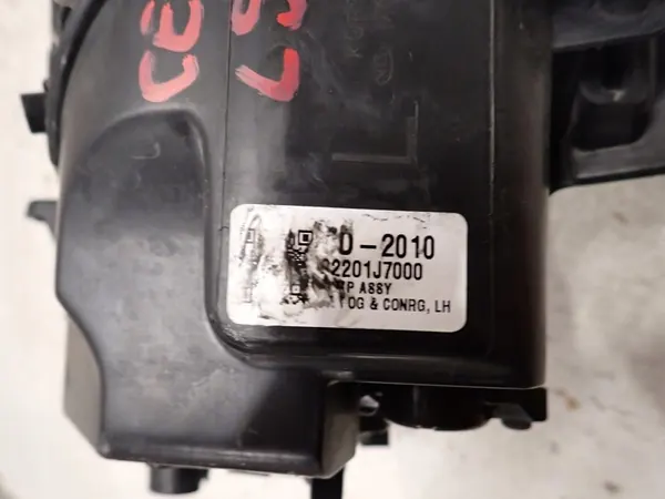 Farol Halógeno Esquerdo KIA CEED III 2017- 92201-J7000 image 4