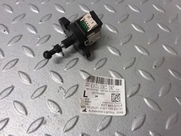 Moteur Phare Skoda Fabia Mk3 OEM PL35LA24MAB5 image 5
