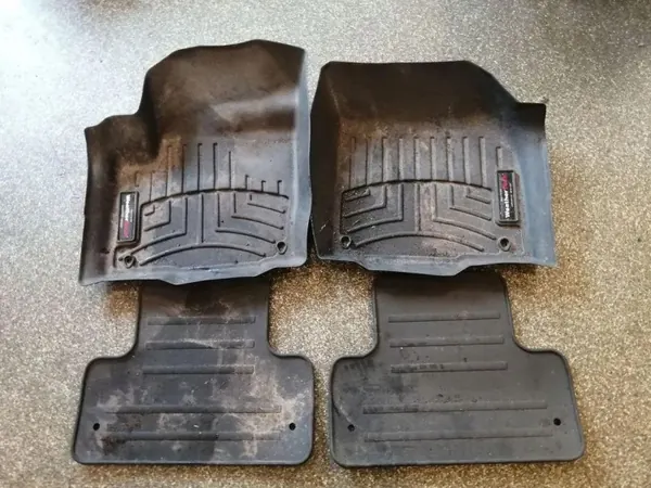 Land Rover Teppichsatz OEM BJ3M130A88AAW - Gebraucht image 2