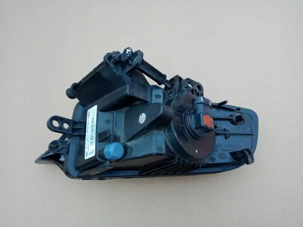 Audi A3 Linker Halogeenkoplamp OEM 8V0941699B image 4