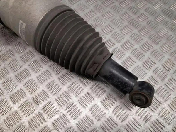 Porsche Cayenne takaoikea iskunvaimennin OEM 7P5616504AE image 5