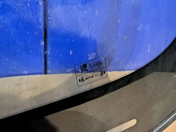 Begagnad Volvo OE framruta OEM 31327376 image 4