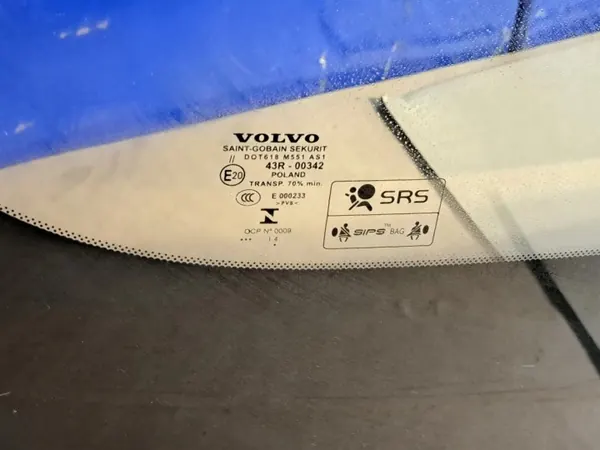 Begagnad Volvo OE framruta OEM 31327376 image 6
