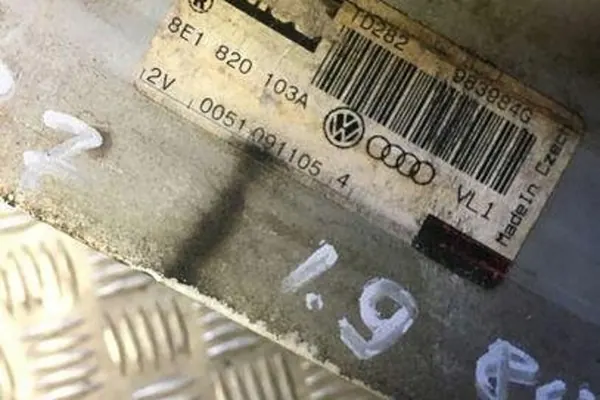 Airconditioning Radiator AUDI A4 1.9L diesel OEM 8E1820103A image 3