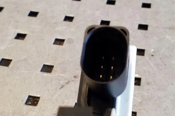 VW TIGUAN Vänster Bakdörrslås 5N0839015A image 2