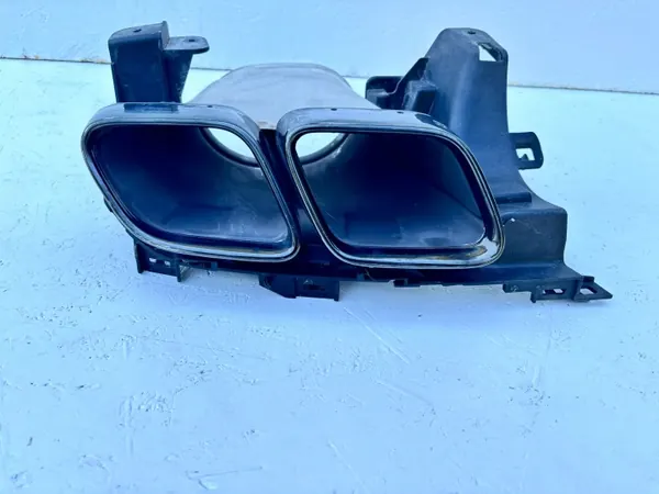 Mercedes-pakopää OEM A0004902600 GLE W167 AMG:lle image 2