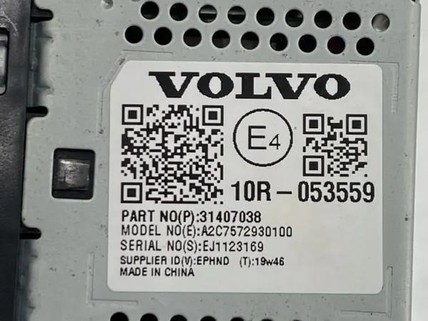 Prise USB Volvo XC90 OEM 31407038 - Occasion image 6