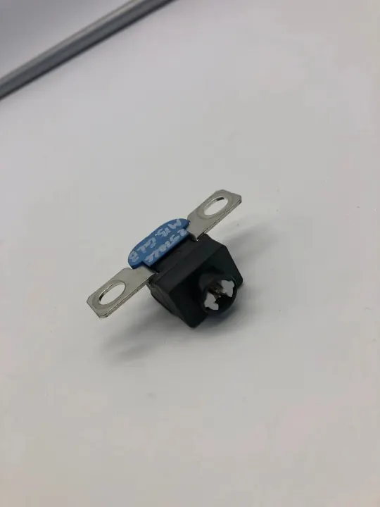 Säkring Mercedes-Benz OEM N000000008776 - Begagnad image 3