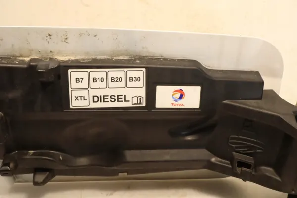 Kraftstoffklappe OEM 21551 11 für Citroen Berlingo III image 7