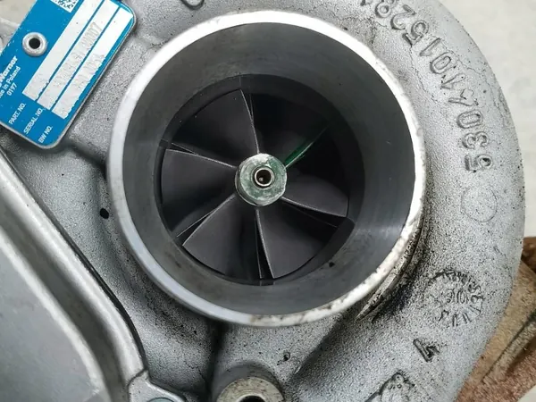 Turbo BorgWarner OEM 53049900054 - Pièce d'occasion image 4