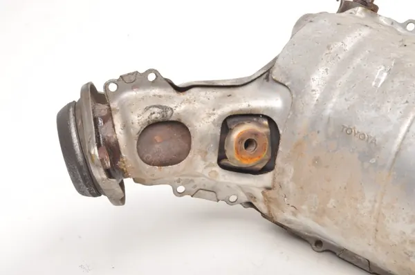 Toyota OEM 89481-71010 Gebruikte Katalysator image 3