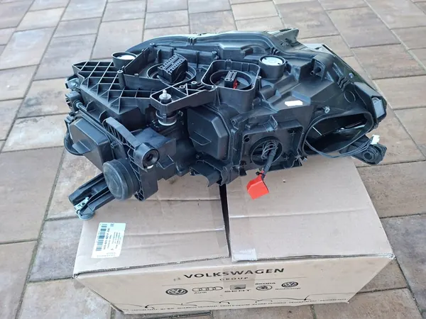 VW Passat B8 Oikea Etuvalaisin 3G1941114A image 6