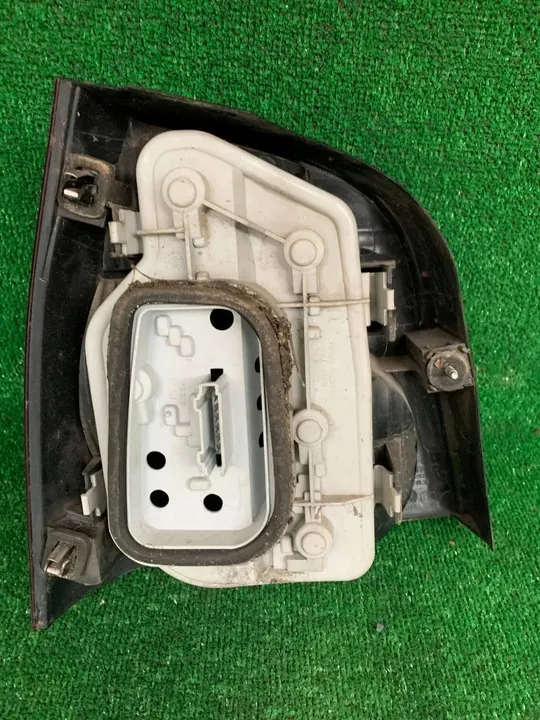 Luz Trasera Derecha Volkswagen Polo 9N 2002 OEM 6Q6945096B image 4