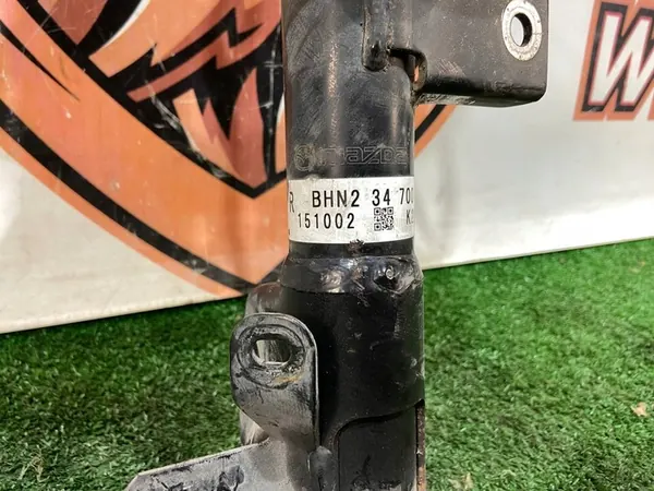 Fram Höger Stötdämpare Mazda 3 BM BJS734700D image 3