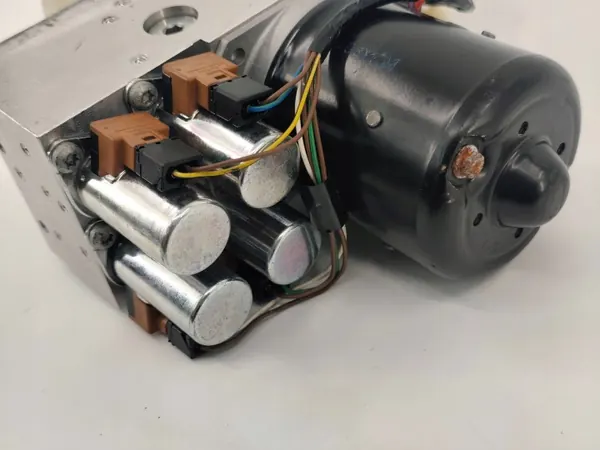 Hydrauliikkapumppu taittokatto OEM A2098000630 Mercedes image 8