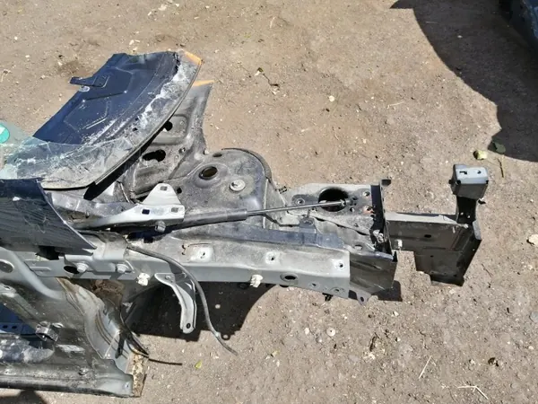 Oikea etulokasuoja sisäosa Renault Megane IV image 2