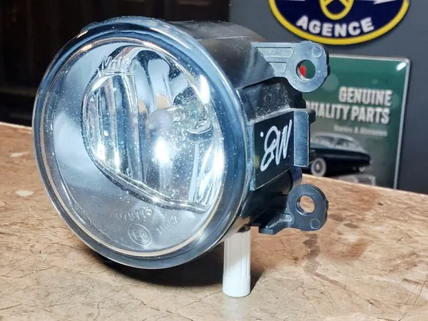 Renault Clio IV Kadjar halógeno esquerdo 261550885R Valeo image 3