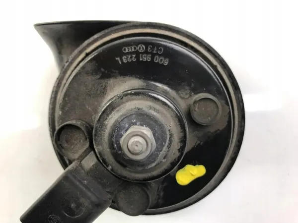 Bocina Skoda Fabia II OEM 6Q0951223L - Usado image 3