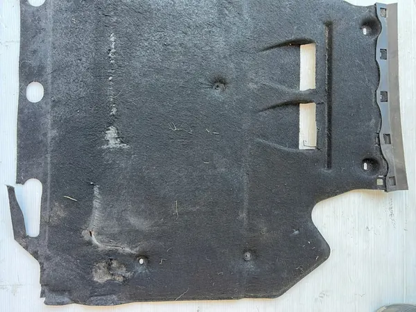 AUDI A6 C7 Underkörningsskydd Motor 4G0863325A image 2