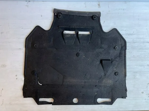 AUDI A6 C7 Underkörningsskydd Motor 4G0863325A image 6