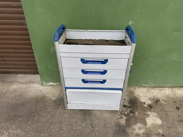 AA SZAFKA REGAŁ Armário de Serviço para Furgões - Usado image 2