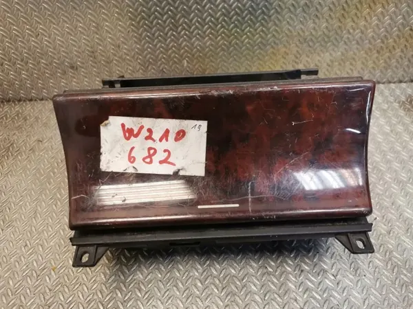 Aschenbecher Mercedes-Benz E W210 OEM MDY20986 image 2